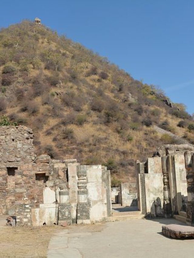 What is the real story of Bhangarh fort?